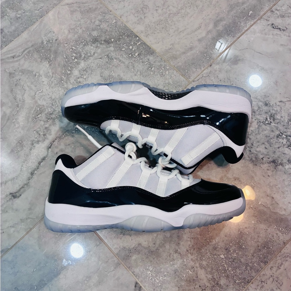 Alr Jordan 11 low